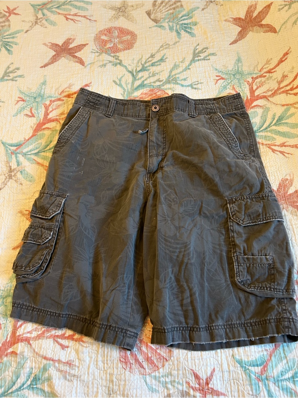 Carbon Men’s Cargo Shorts - Dark Gray